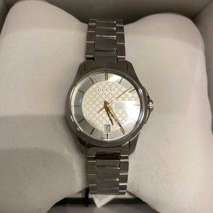 Brand new silver women's Gucci watch - never worn with tags + box